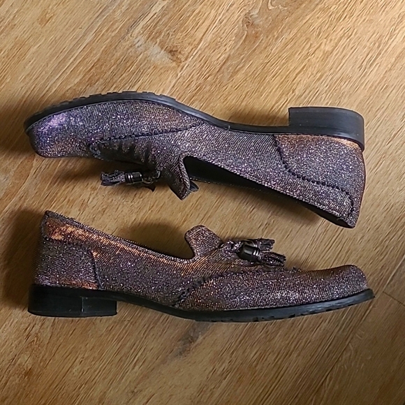 Stuart Weitzman - Picture 4 of 4